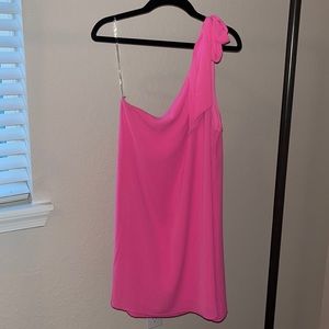 💖 HOT pink one-shoulder bow tie dress! Gorgeous on! Only worn once! 💖